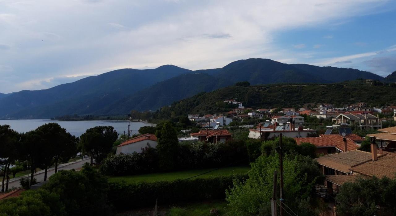 Ενοικιαζόμενα Δωμάτια Γεωργία Σταμούλου Roviés Eksteriør bilde